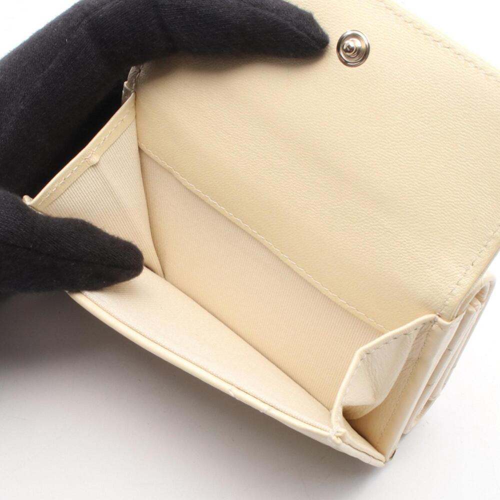CHANEL White Leather Wallet - Picture 4 of 8
